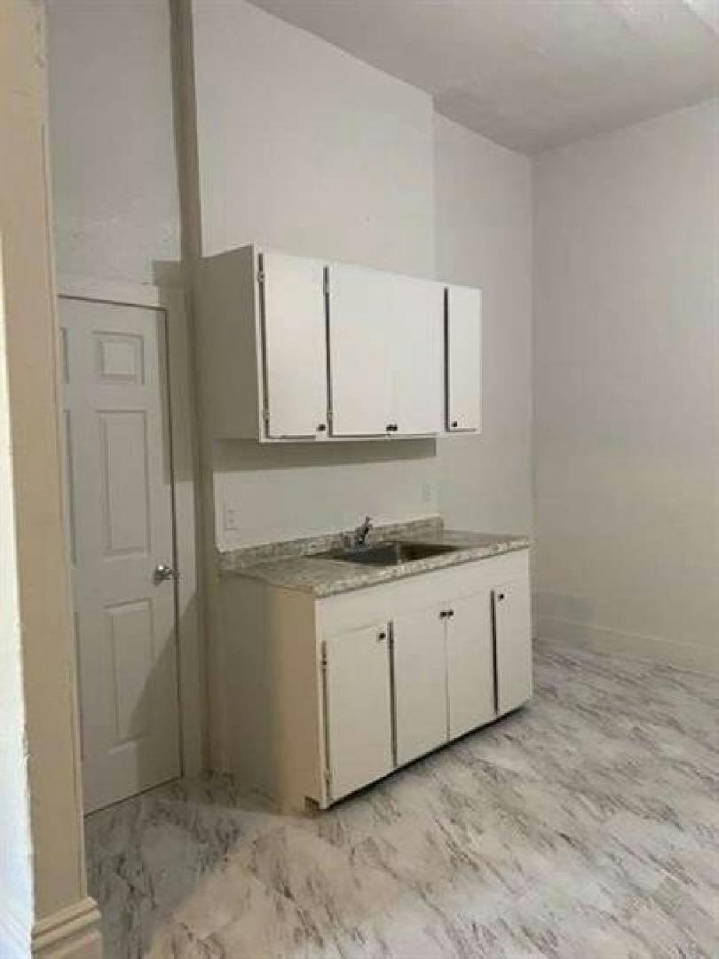 Detail Gallery Image 7 of 9 For 111 W Poplar St, Stockton,  CA 95202 - – Beds | – Baths