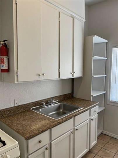 Detail Gallery Image 4 of 6 For 144 N Grant St, Stockton,  CA 95202 - – Beds | – Baths