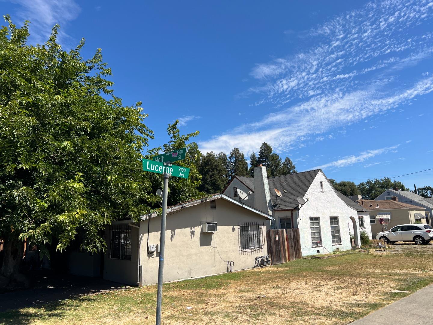 Detail Gallery Image 4 of 9 For 1302 Holt St, Stockton,  CA 95203 - – Beds | – Baths