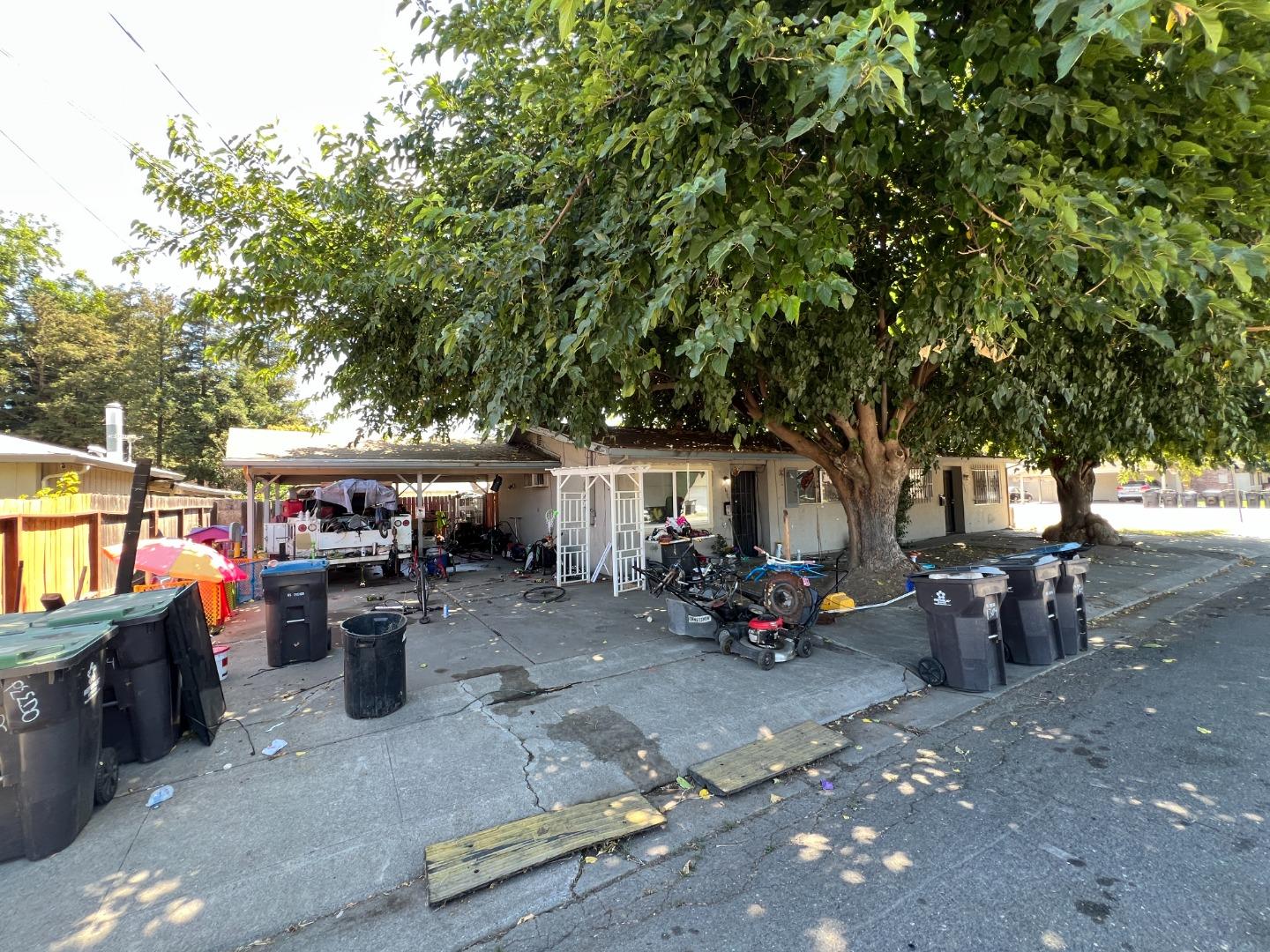 Detail Gallery Image 5 of 9 For 1302 Holt St, Stockton,  CA 95203 - – Beds | – Baths