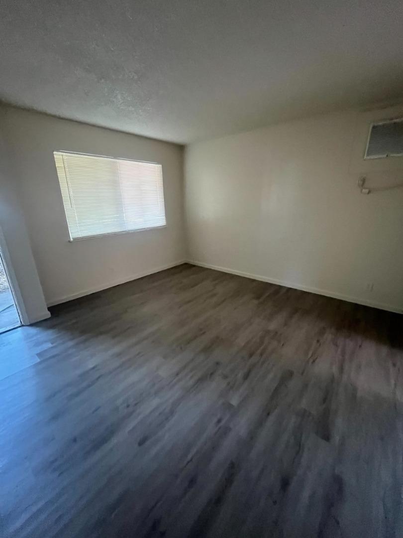 Detail Gallery Image 6 of 9 For 1302 Holt St, Stockton,  CA 95203 - – Beds | – Baths