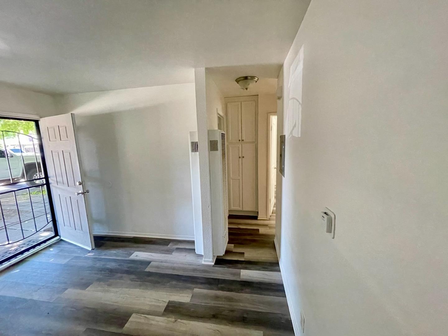 Detail Gallery Image 8 of 9 For 1302 Holt St, Stockton,  CA 95203 - – Beds | – Baths