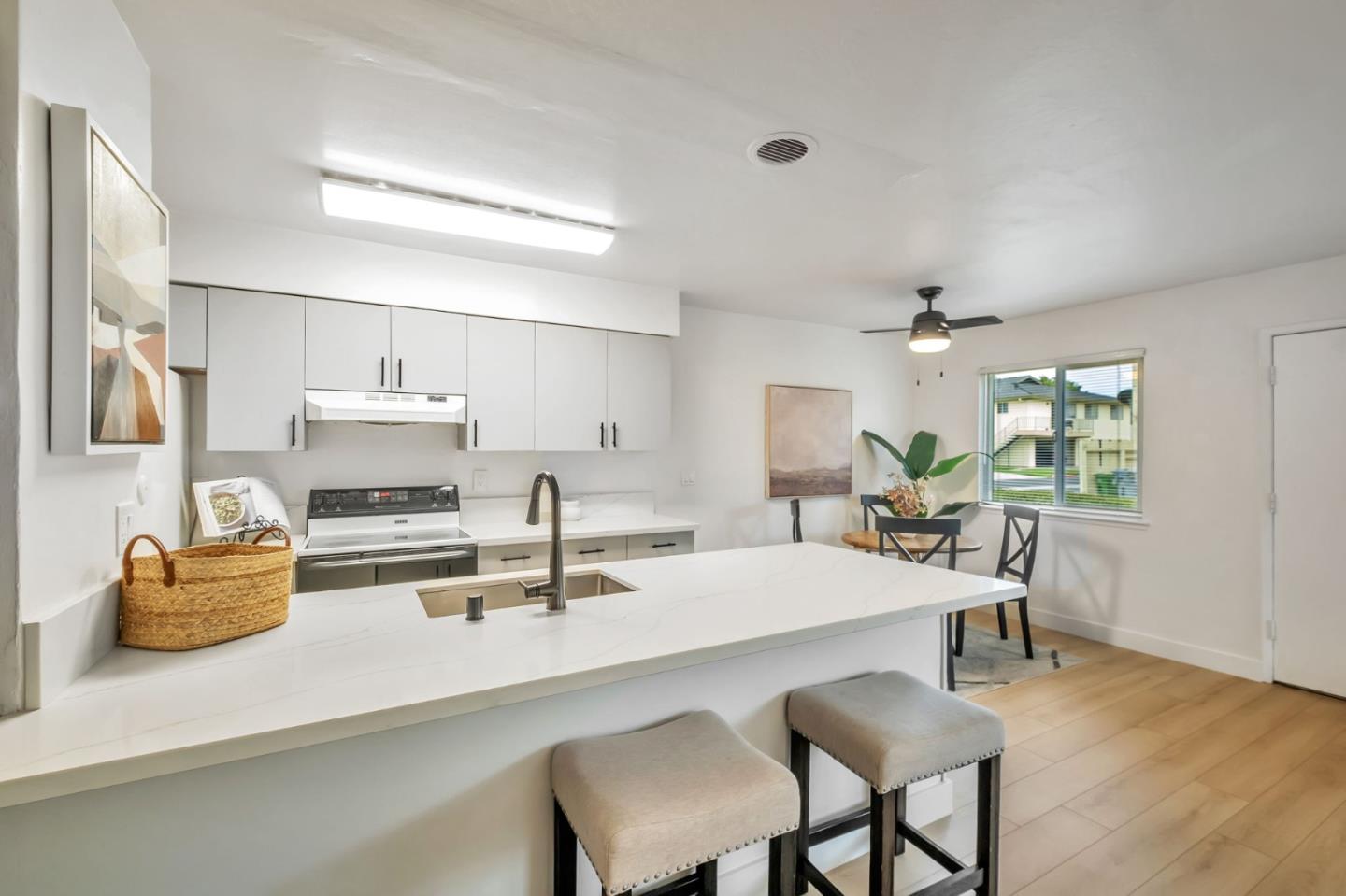 Detail Gallery Image 6 of 24 For 2224 Peacock Pl #3,  Union City,  CA 94587 - 2 Beds | 1 Baths