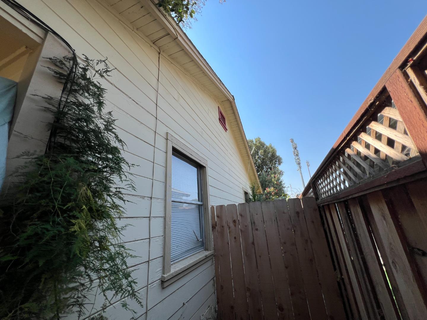 Detail Gallery Image 7 of 12 For 1017 W 14th St, Antioch,  CA 94509 - 3 Beds | 1 Baths