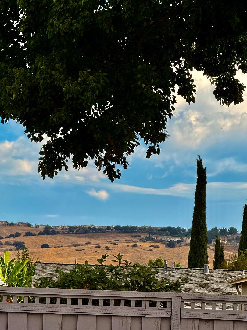 Detail Gallery Image 19 of 22 For 1868 Bagpipe Way, San Jose,  CA 95121 - 4 Beds | 2 Baths