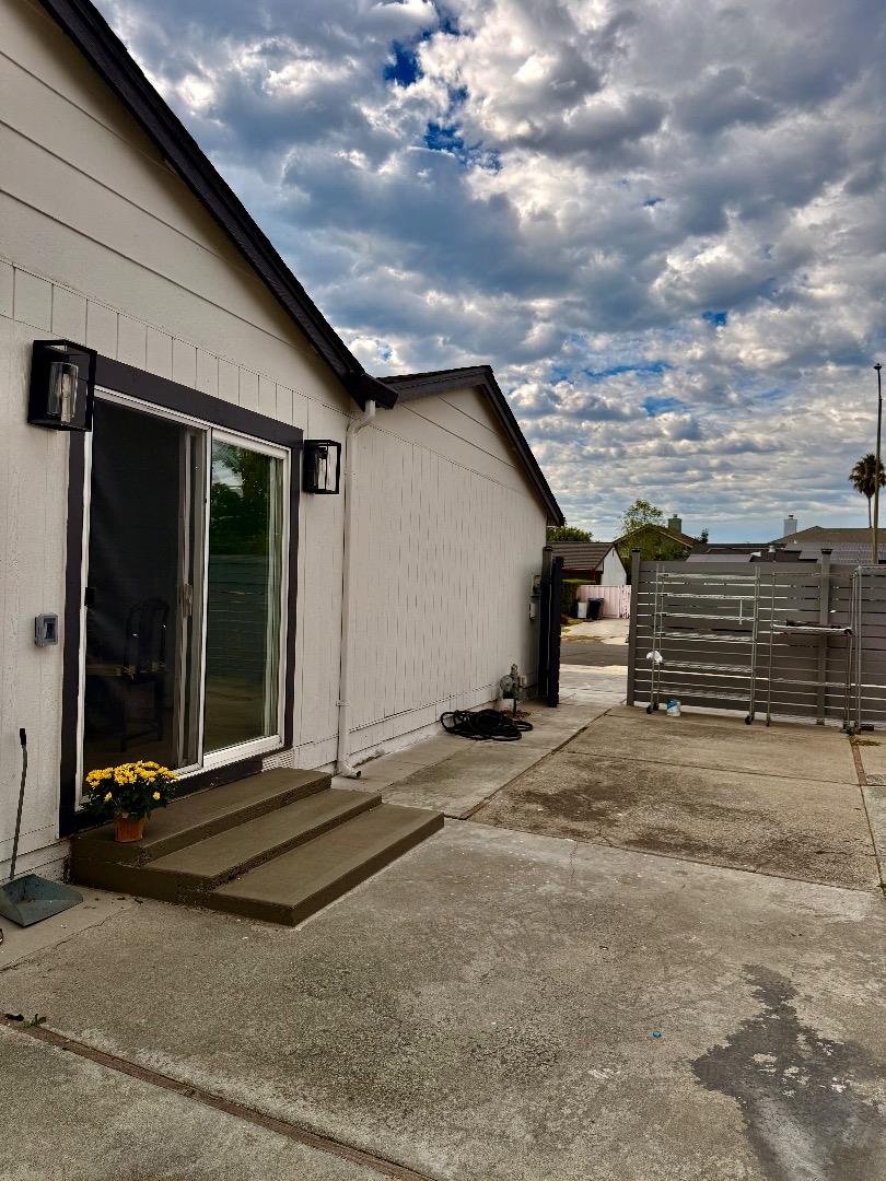 Detail Gallery Image 20 of 22 For 1868 Bagpipe Way, San Jose,  CA 95121 - 4 Beds | 2 Baths