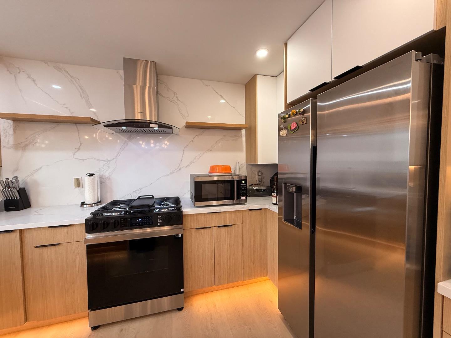 Detail Gallery Image 7 of 22 For 1868 Bagpipe Way, San Jose,  CA 95121 - 4 Beds | 2 Baths