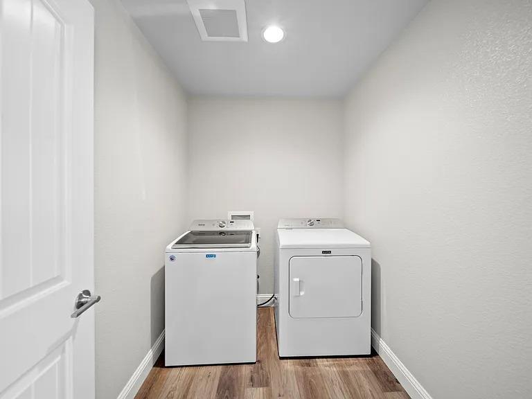 Detail Gallery Image 13 of 20 For 887 Congaree Ln, Redding,  CA 96001 - 4 Beds | 2/1 Baths