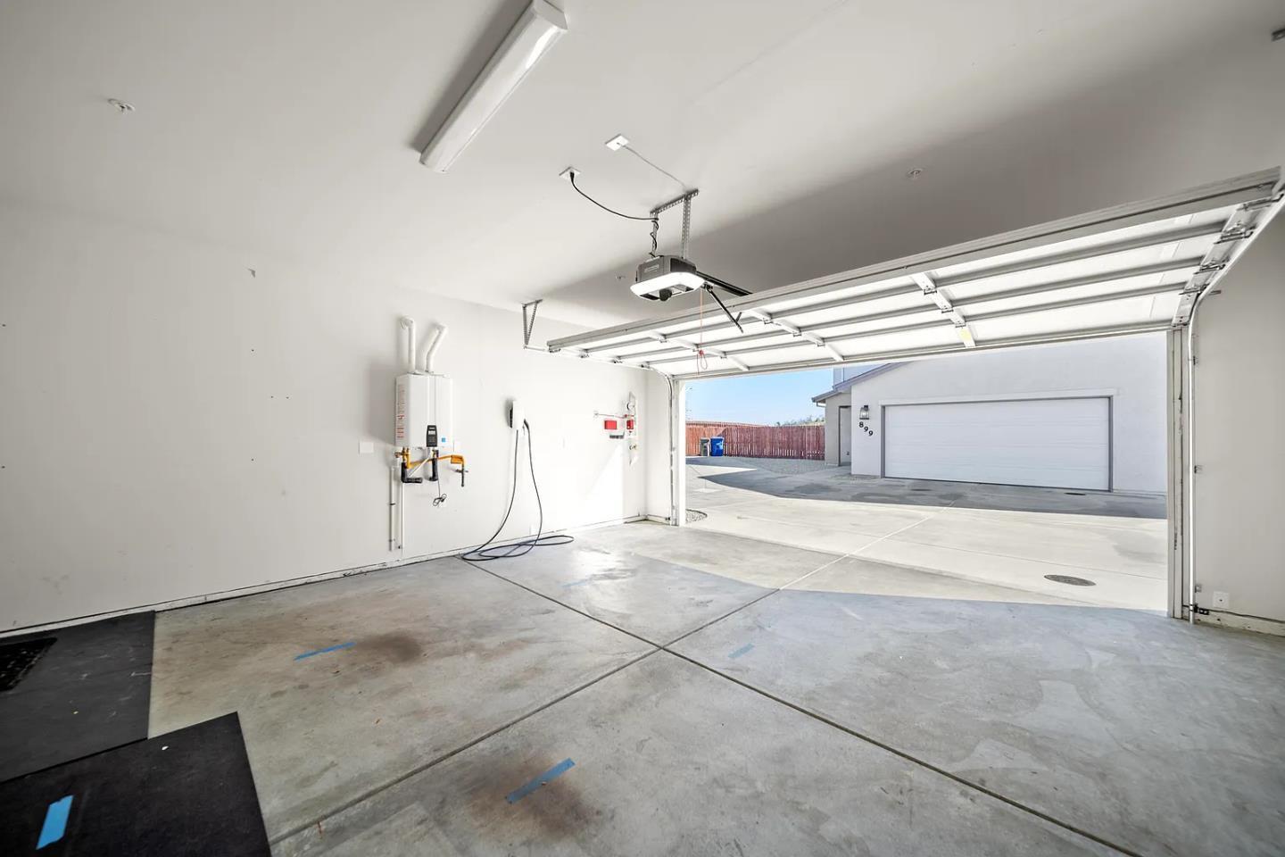 Detail Gallery Image 14 of 20 For 887 Congaree Ln, Redding,  CA 96001 - 4 Beds | 2/1 Baths