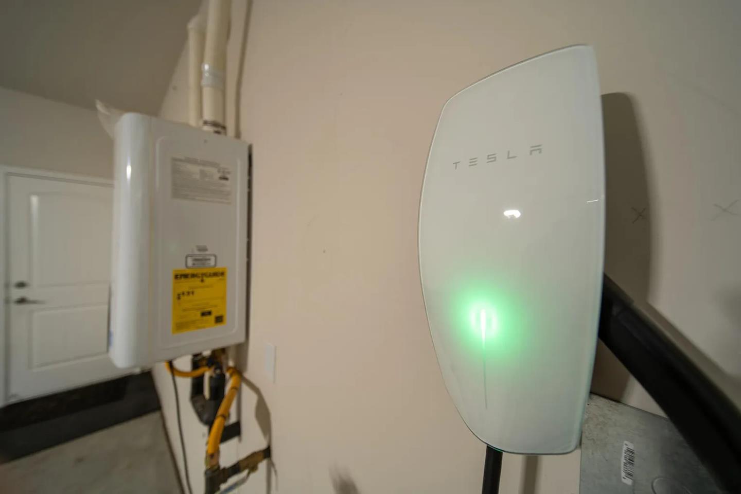 Detail Gallery Image 15 of 20 For 887 Congaree Ln, Redding,  CA 96001 - 4 Beds | 2/1 Baths