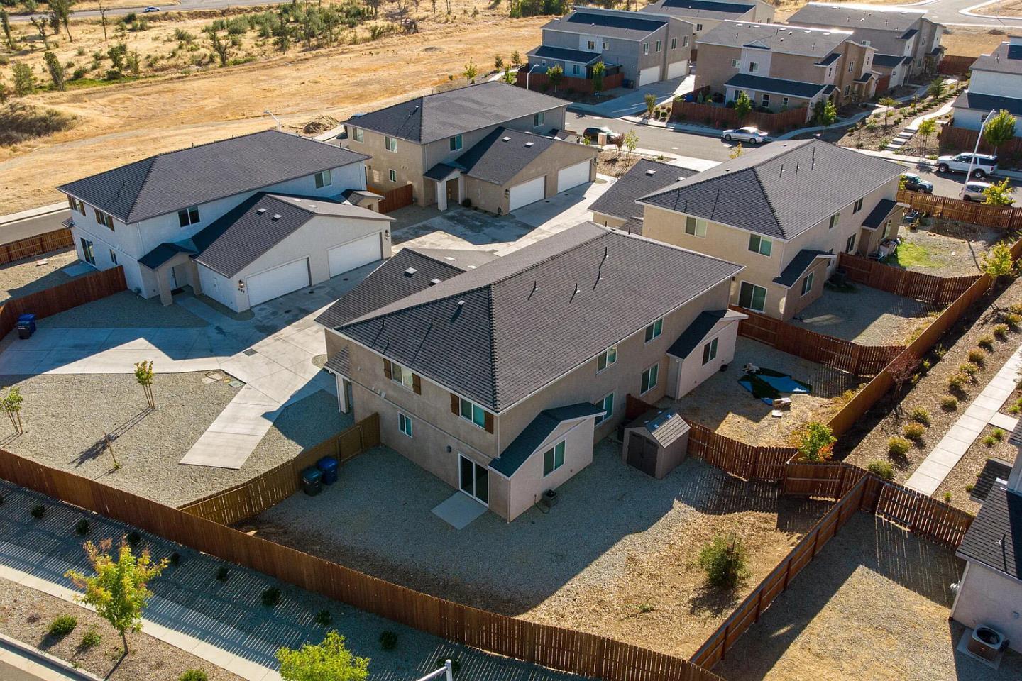 Detail Gallery Image 18 of 20 For 887 Congaree Ln, Redding,  CA 96001 - 4 Beds | 2/1 Baths