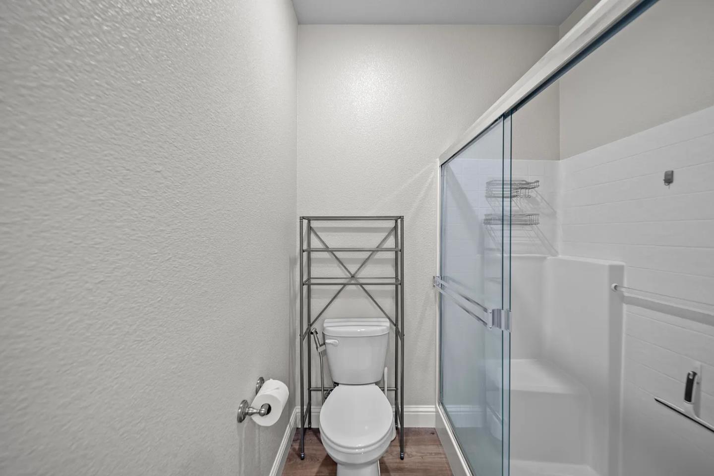 Detail Gallery Image 7 of 20 For 887 Congaree Ln, Redding,  CA 96001 - 4 Beds | 2/1 Baths