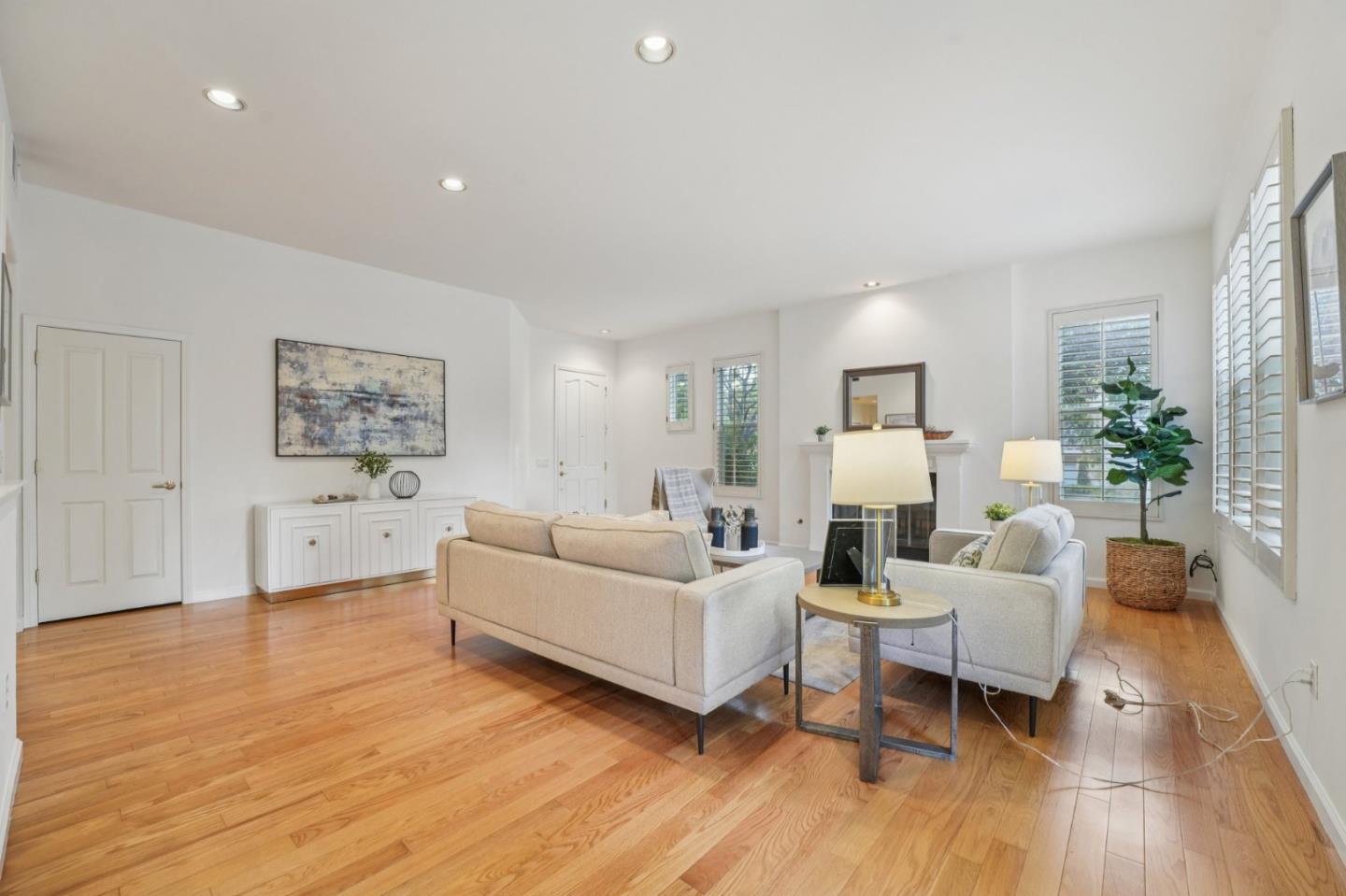 Detail Gallery Image 10 of 61 For 2245 Silver Blossom Ct, San Jose,  CA 95138 - 2 Beds | 2 Baths