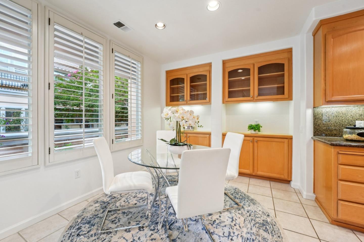 Detail Gallery Image 11 of 61 For 2245 Silver Blossom Ct, San Jose,  CA 95138 - 2 Beds | 2 Baths
