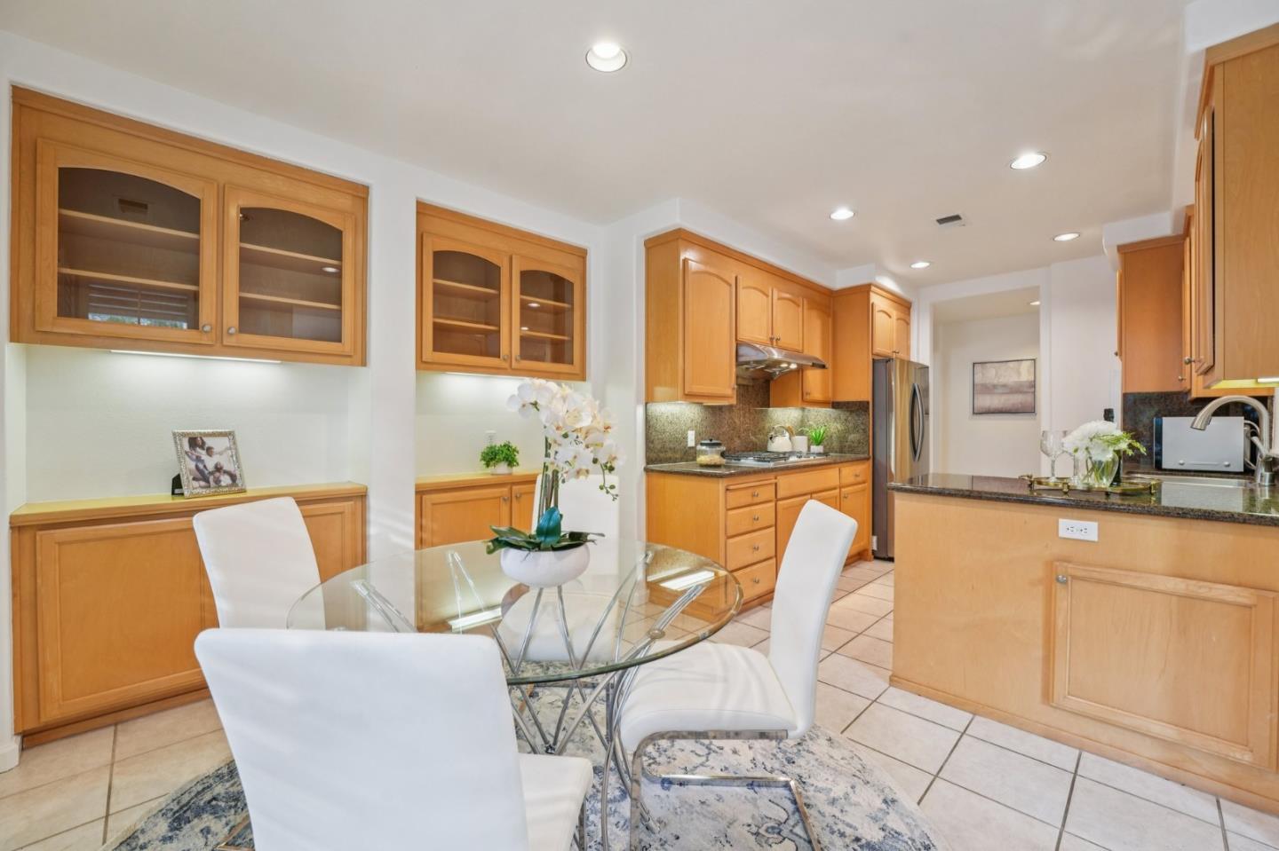 Detail Gallery Image 12 of 61 For 2245 Silver Blossom Ct, San Jose,  CA 95138 - 2 Beds | 2 Baths