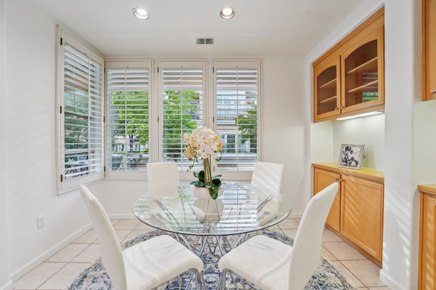 Detail Gallery Image 13 of 61 For 2245 Silver Blossom Ct, San Jose,  CA 95138 - 2 Beds | 2 Baths