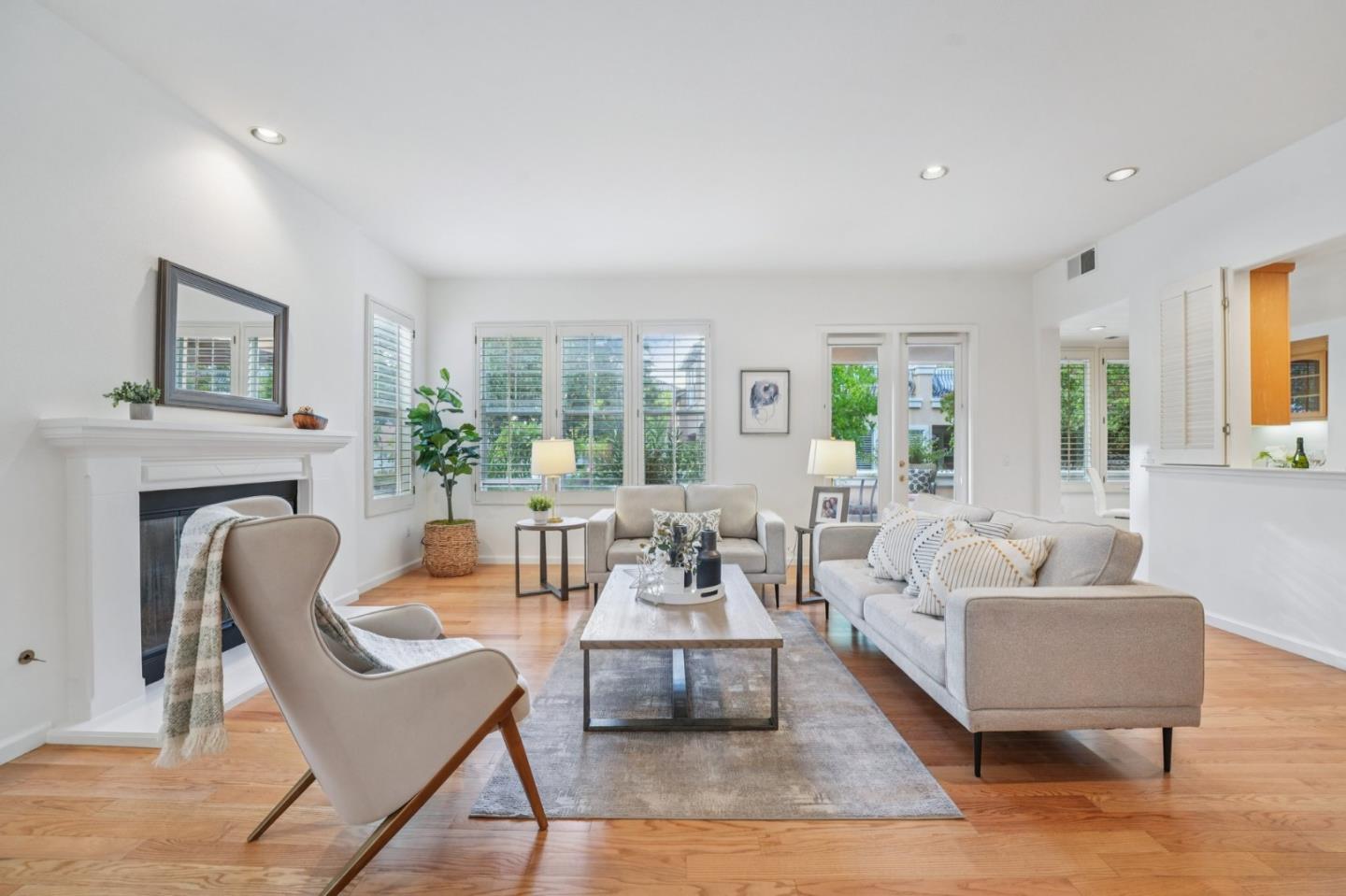 Detail Gallery Image 4 of 61 For 2245 Silver Blossom Ct, San Jose,  CA 95138 - 2 Beds | 2 Baths