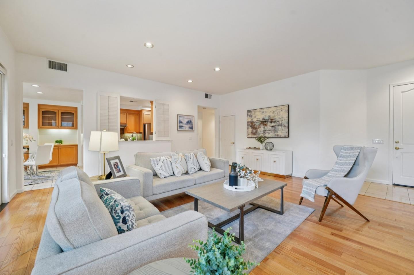 Detail Gallery Image 9 of 61 For 2245 Silver Blossom Ct, San Jose,  CA 95138 - 2 Beds | 2 Baths