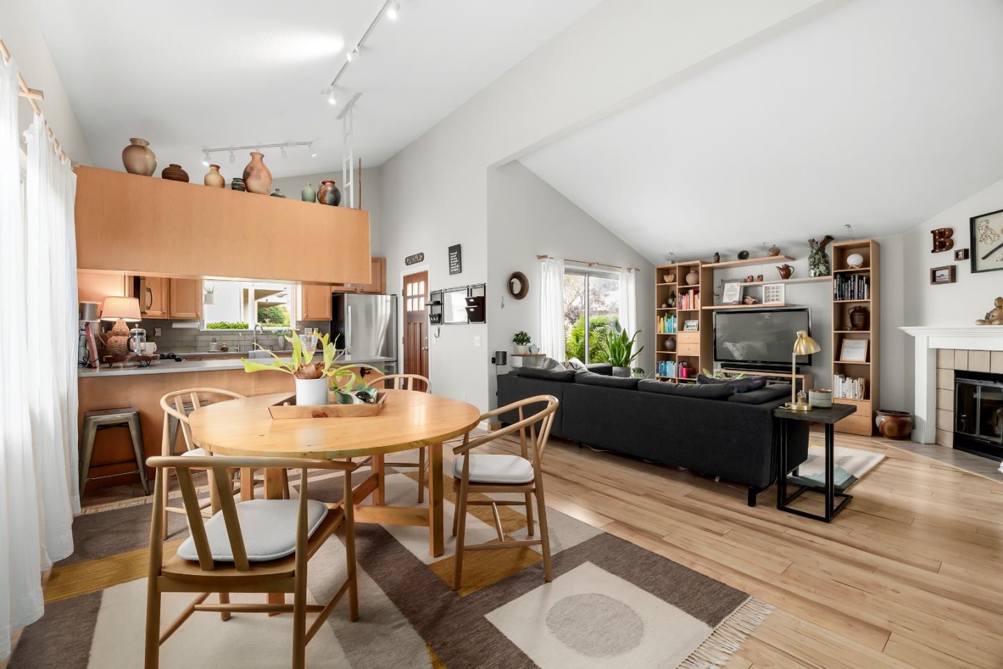 Detail Gallery Image 10 of 48 For 1203 Andrew Ln, Santa Cruz,  CA 95062 - 2 Beds | 2 Baths