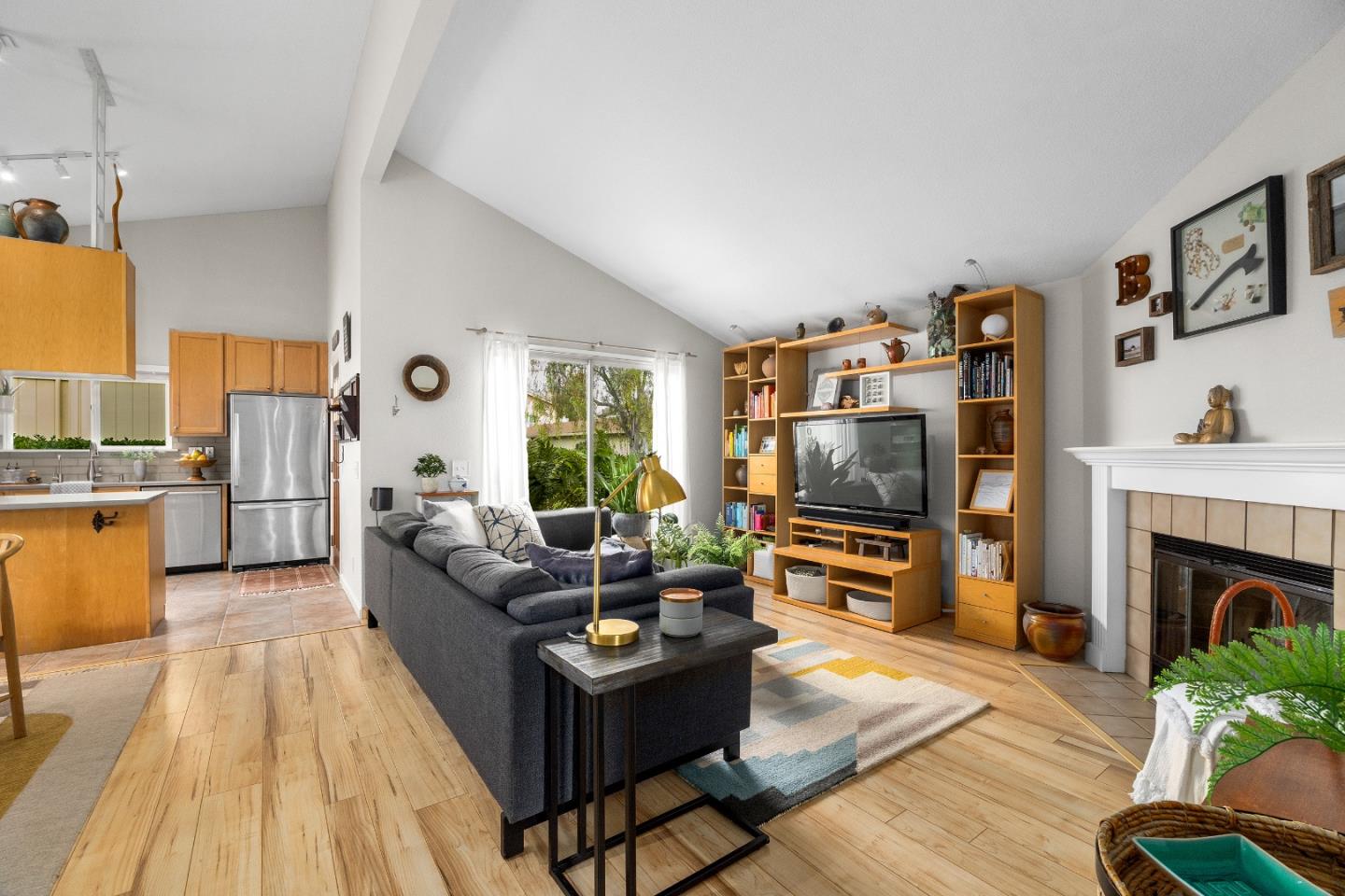 Detail Gallery Image 11 of 48 For 1203 Andrew Ln, Santa Cruz,  CA 95062 - 2 Beds | 2 Baths