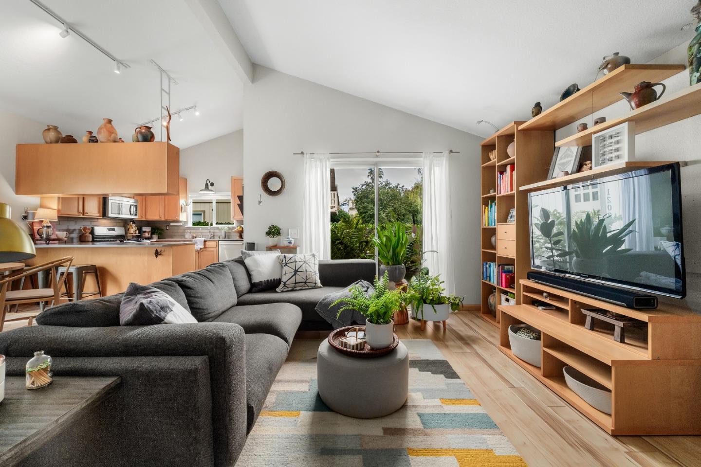 Detail Gallery Image 12 of 48 For 1203 Andrew Ln, Santa Cruz,  CA 95062 - 2 Beds | 2 Baths