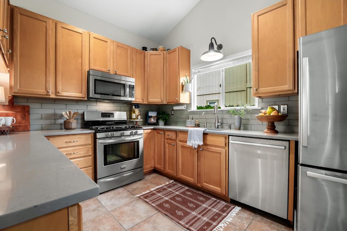 Detail Gallery Image 6 of 48 For 1203 Andrew Ln, Santa Cruz,  CA 95062 - 2 Beds | 2 Baths