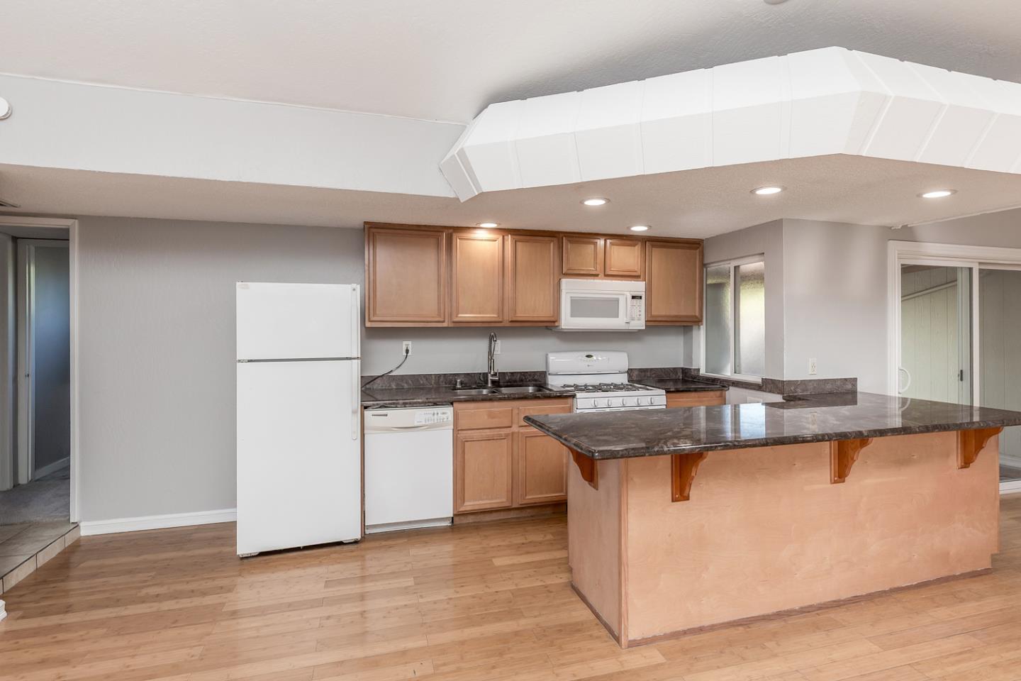 Detail Gallery Image 21 of 34 For 875 Emory Ave, Campbell,  CA 95008 - 4 Beds | 4 Baths