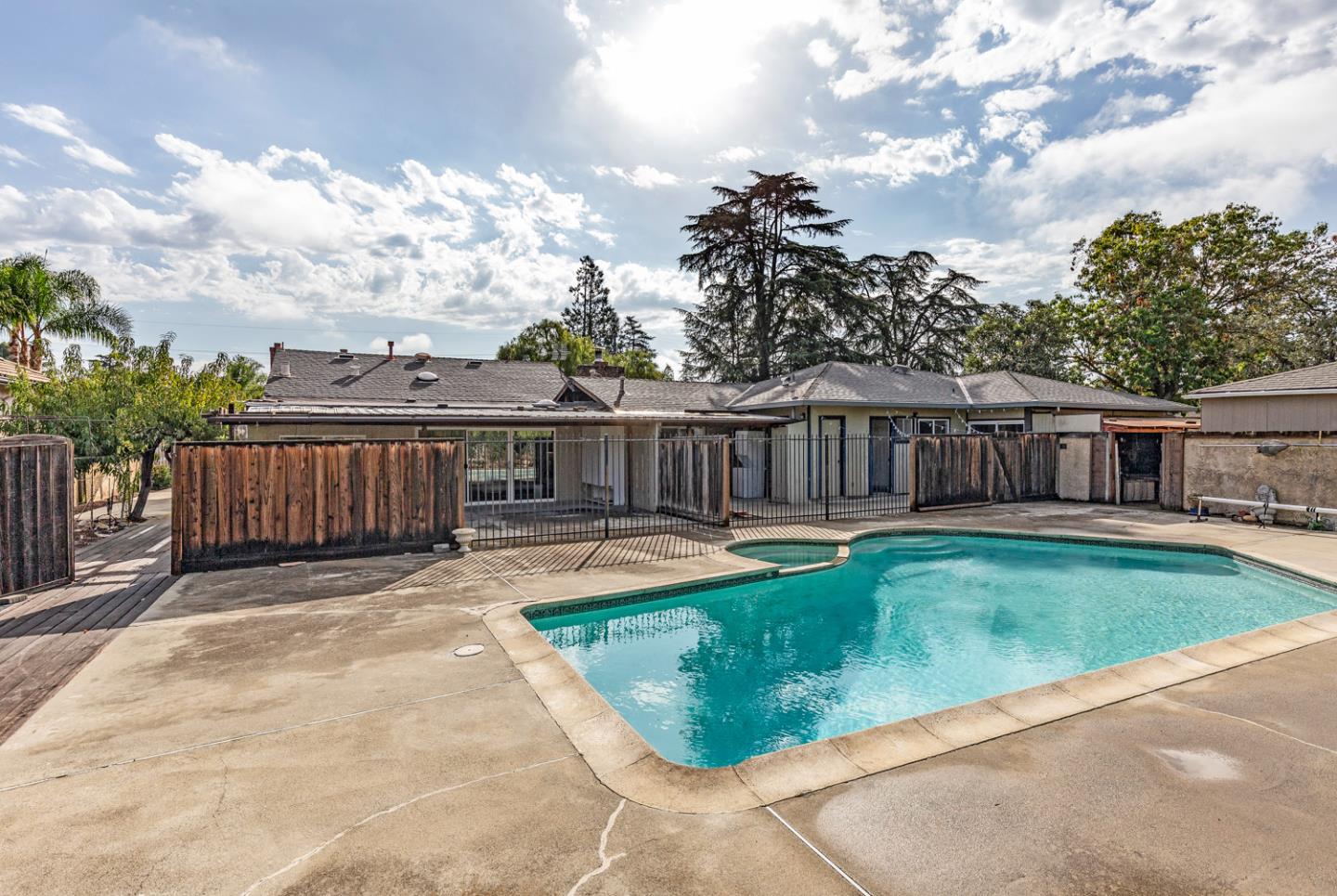 Detail Gallery Image 30 of 34 For 875 Emory Ave, Campbell,  CA 95008 - 4 Beds | 4 Baths