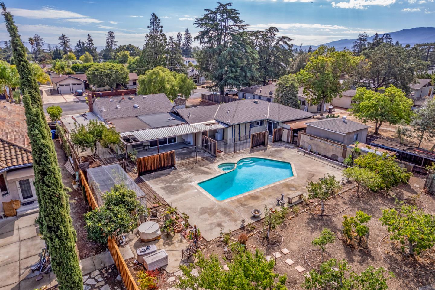 Detail Gallery Image 33 of 34 For 875 Emory Ave, Campbell,  CA 95008 - 4 Beds | 4 Baths