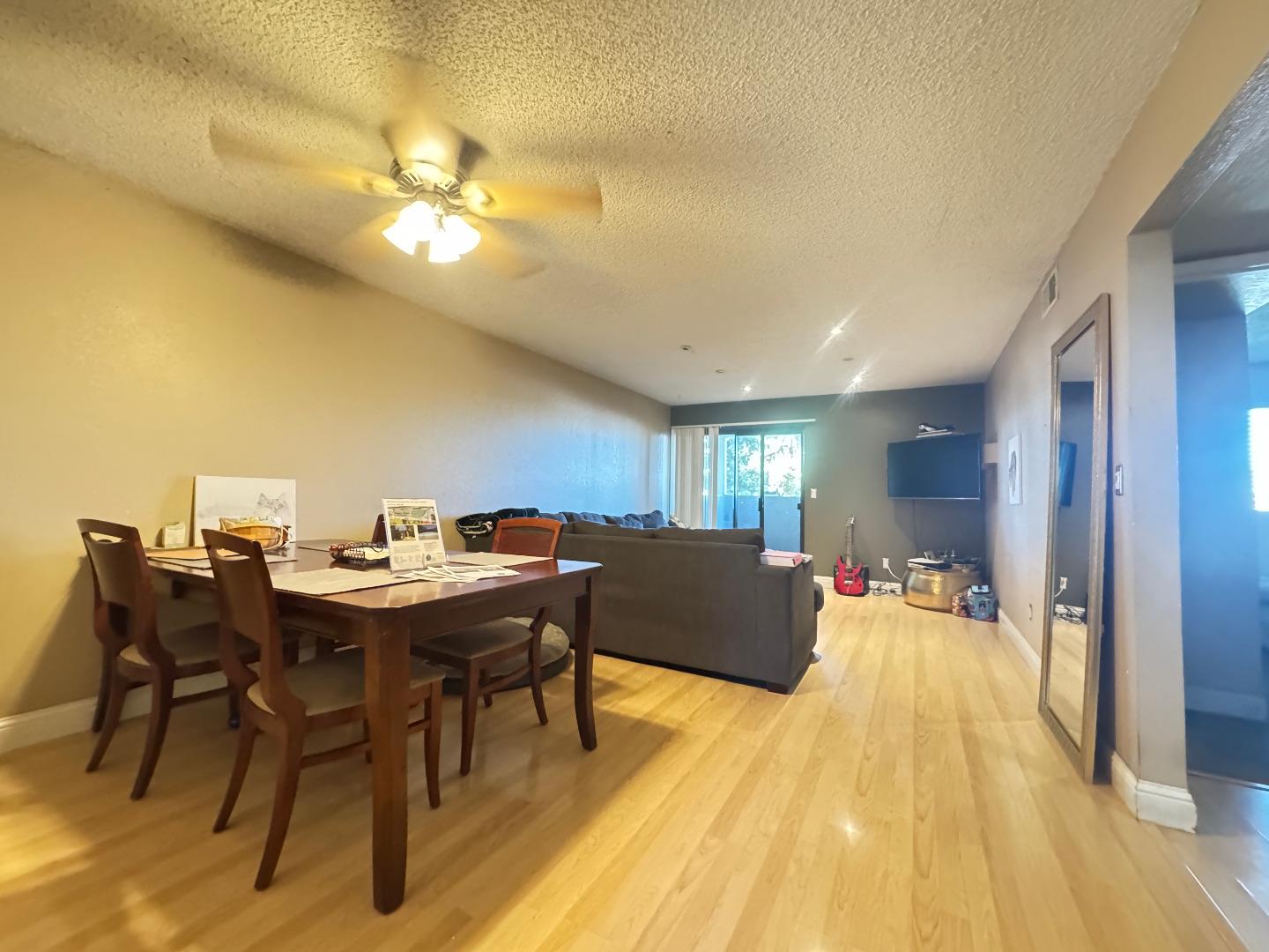 Detail Gallery Image 12 of 19 For 3016 Shadow Springs Pl, San Jose,  CA 95121 - 2 Beds | 1 Baths