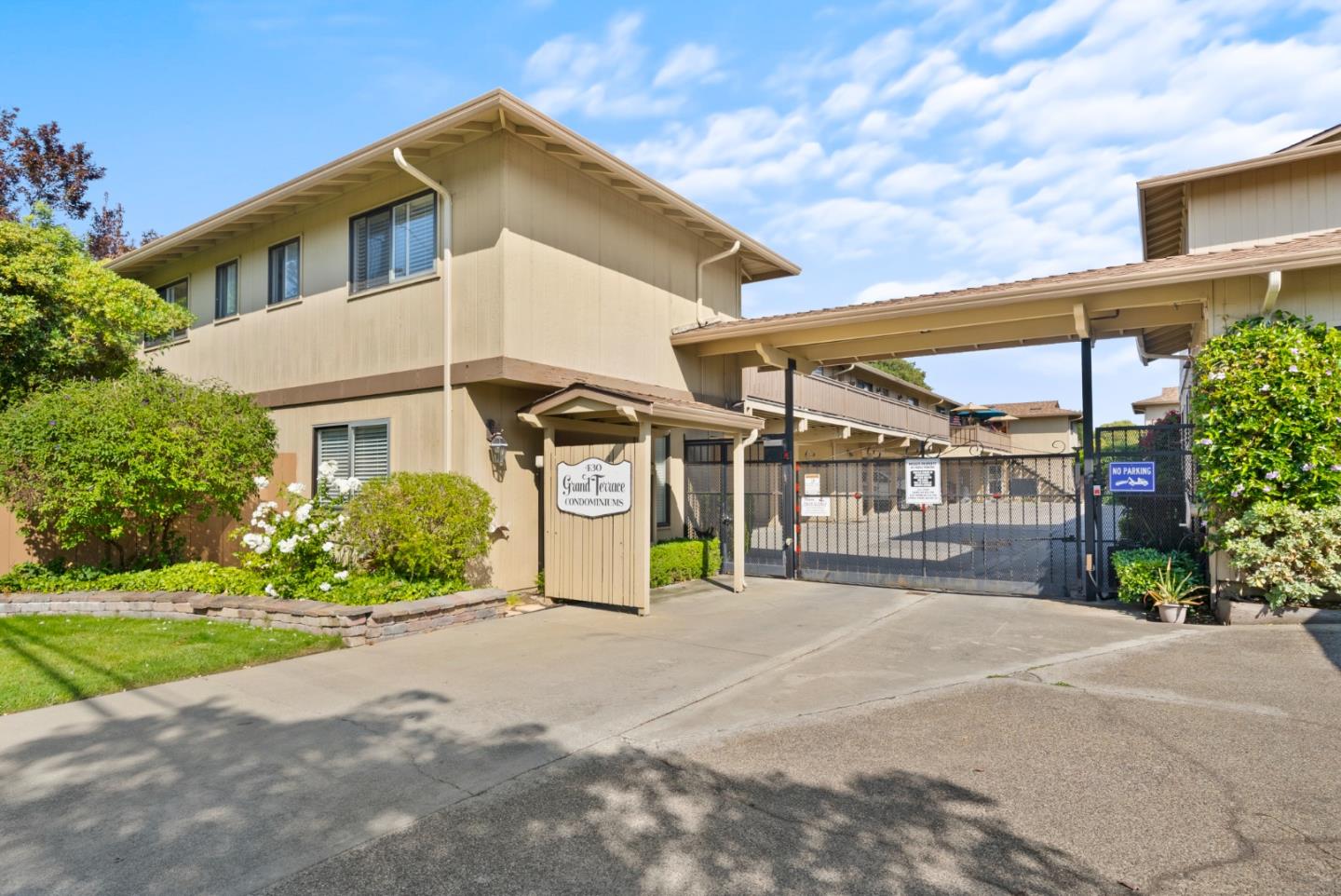 Detail Gallery Image 12 of 14 For 430 Grand Blvd #3,  San Mateo,  CA 94401 - 1 Beds | 1 Baths