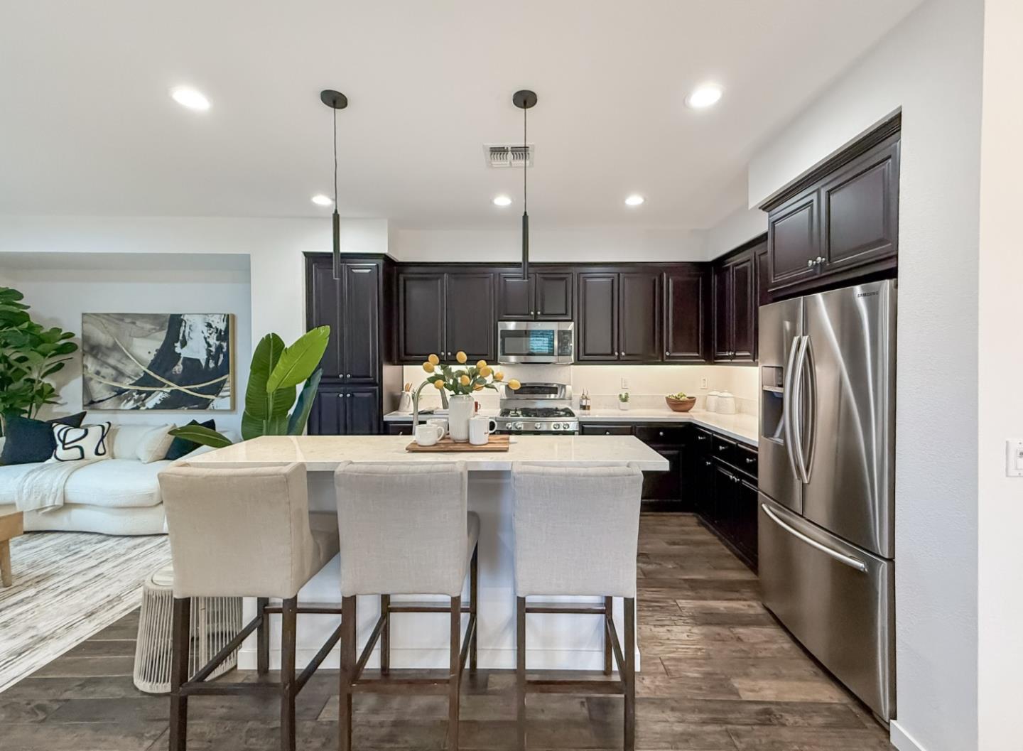 Detail Gallery Image 11 of 46 For 311 Geary Way, Mountain View,  CA 94041 - 4 Beds | 4 Baths