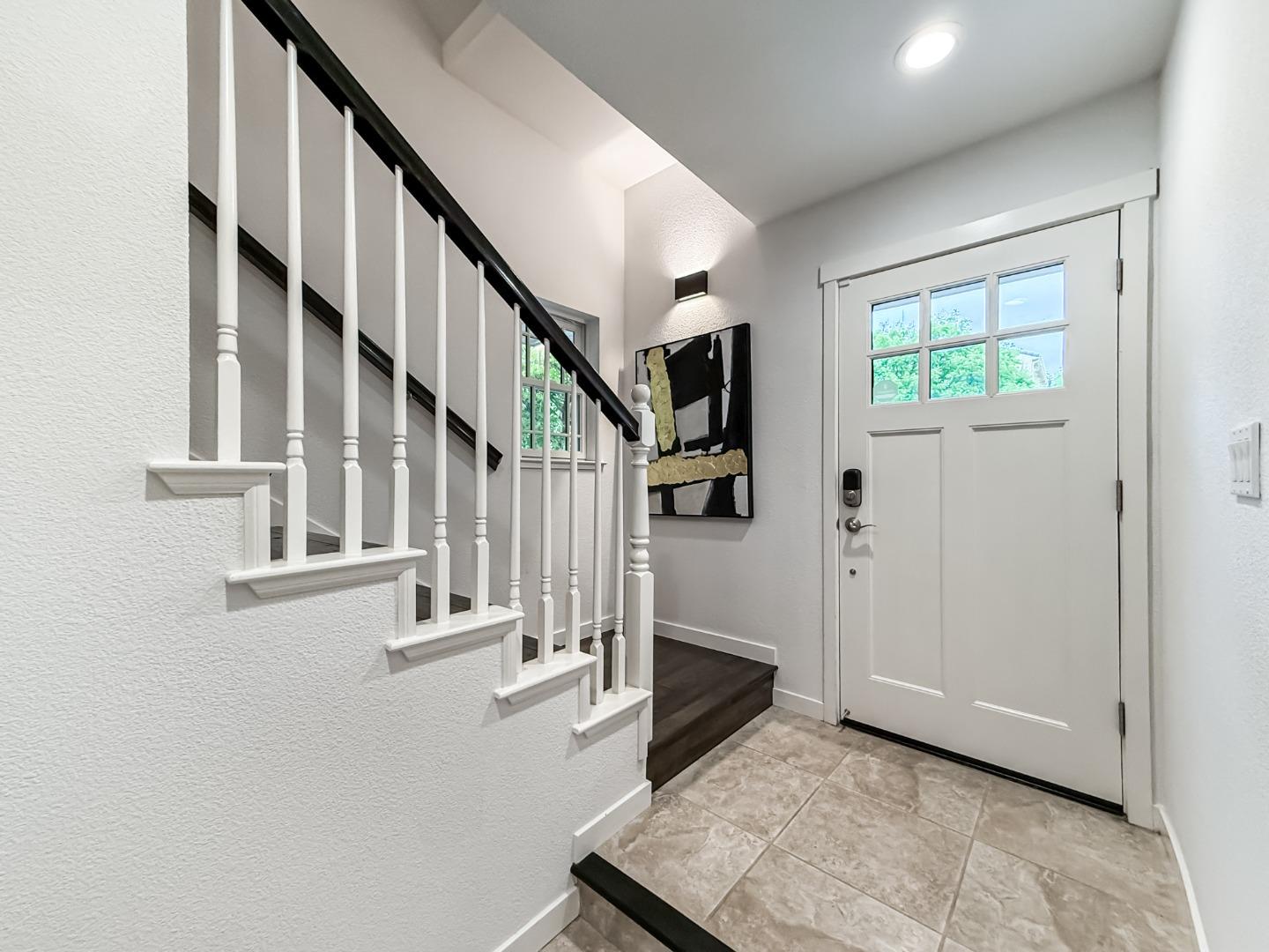 Detail Gallery Image 5 of 46 For 311 Geary Way, Mountain View,  CA 94041 - 4 Beds | 4 Baths