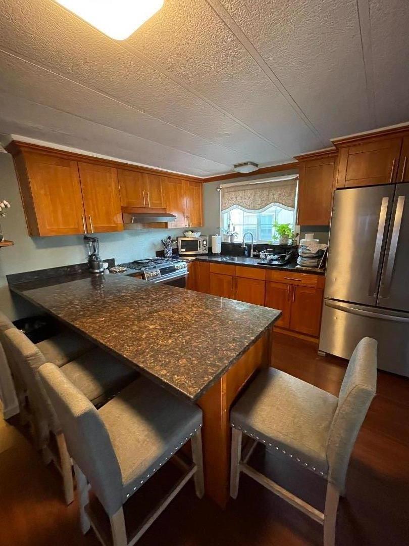 Detail Gallery Image 4 of 6 For 3499 E Bayshore Rd #13,  Redwood City,  CA 94063 - 2 Beds | 1 Baths