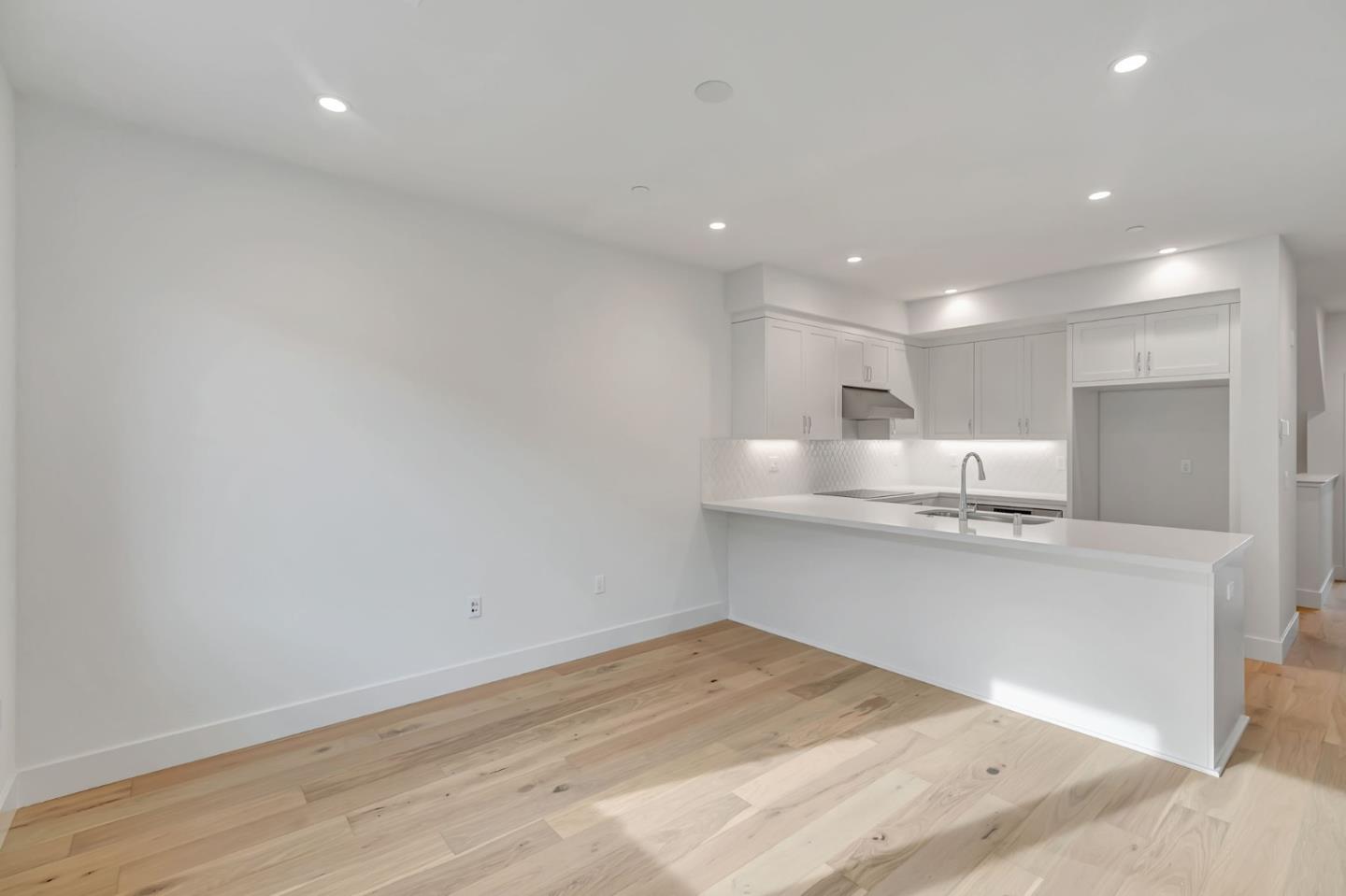 Detail Gallery Image 10 of 42 For 2871 Josephine Ln, Palo Alto,  CA 94303 - 3 Beds | 3 Baths