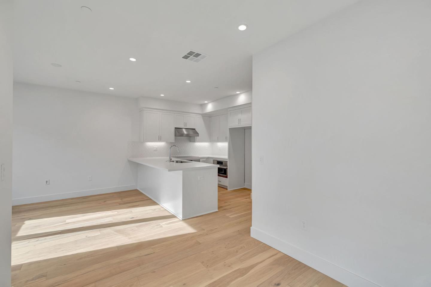 Detail Gallery Image 6 of 42 For 2871 Josephine Ln, Palo Alto,  CA 94303 - 3 Beds | 3 Baths