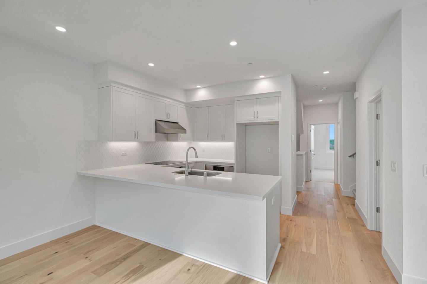 Detail Gallery Image 9 of 42 For 2871 Josephine Ln, Palo Alto,  CA 94303 - 3 Beds | 3 Baths