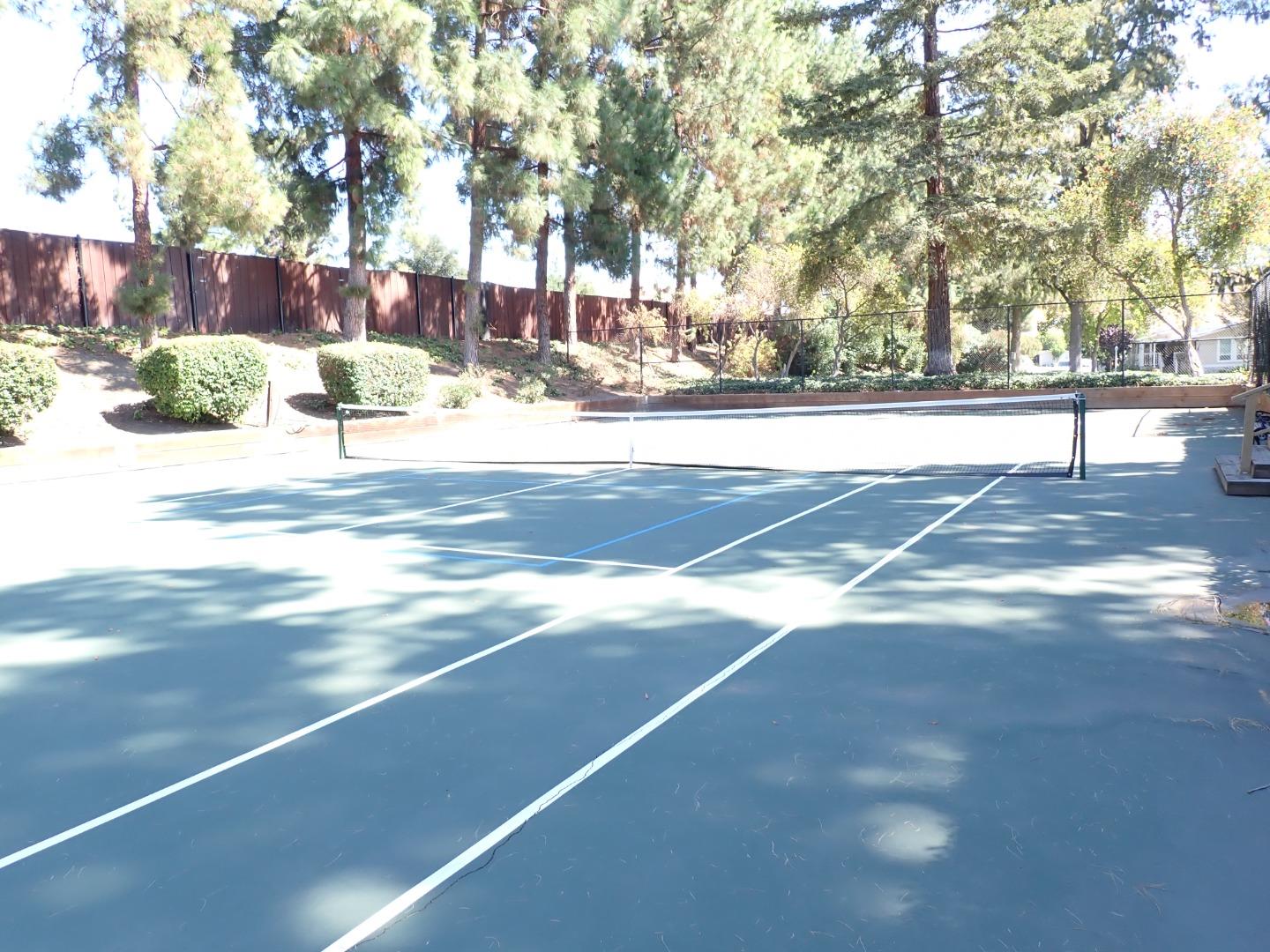 Detail Gallery Image 10 of 10 For 375 S Millpond Dr #375,  San Jose,  CA 95125 - 2 Beds | 2 Baths