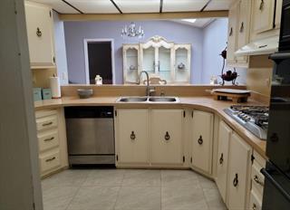 Detail Gallery Image 4 of 10 For 375 S Millpond Dr #375,  San Jose,  CA 95125 - 2 Beds | 2 Baths