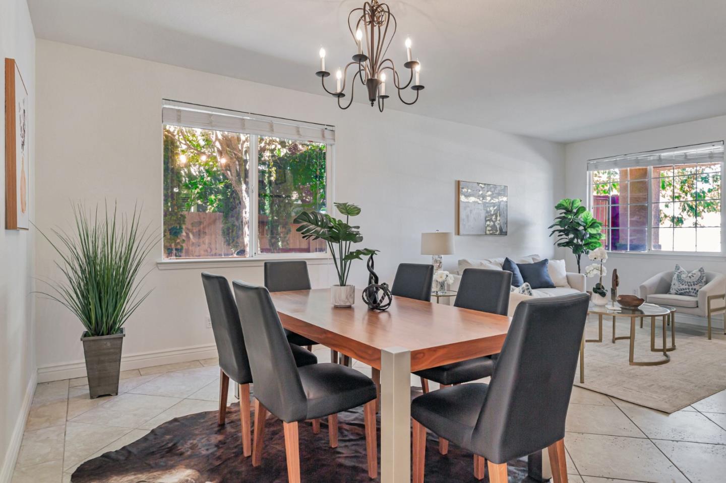 Detail Gallery Image 17 of 53 For 1048 Stillspring Dr, Vacaville,  CA 95687 - 5 Beds | 3 Baths