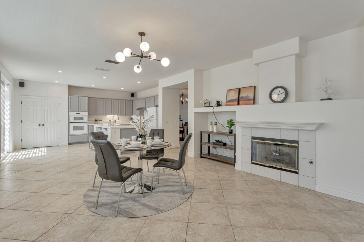 Detail Gallery Image 18 of 53 For 1048 Stillspring Dr, Vacaville,  CA 95687 - 5 Beds | 3 Baths