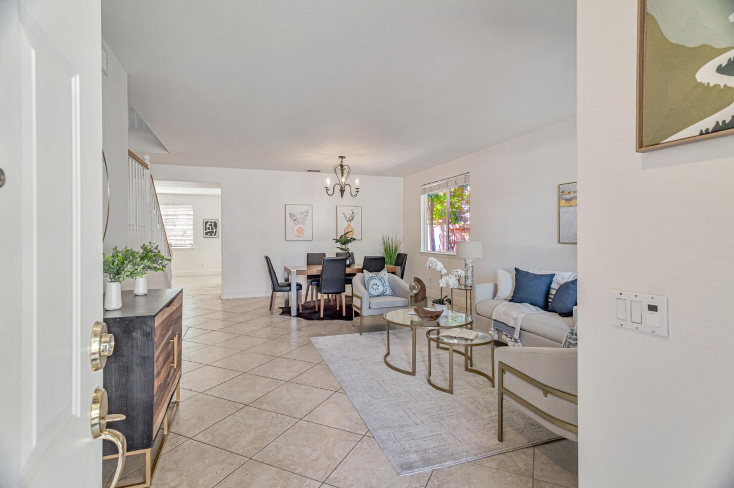 Detail Gallery Image 3 of 53 For 1048 Stillspring Dr, Vacaville,  CA 95687 - 5 Beds | 3 Baths