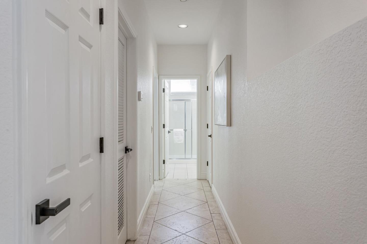 Detail Gallery Image 33 of 53 For 1048 Stillspring Dr, Vacaville,  CA 95687 - 5 Beds | 3 Baths