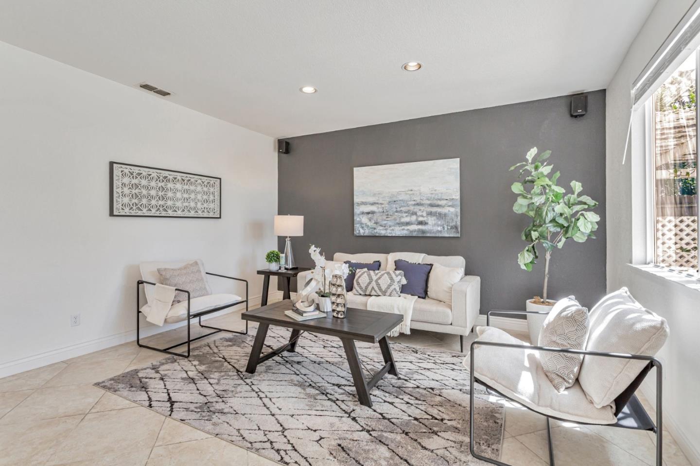 Detail Gallery Image 7 of 53 For 1048 Stillspring Dr, Vacaville,  CA 95687 - 5 Beds | 3 Baths