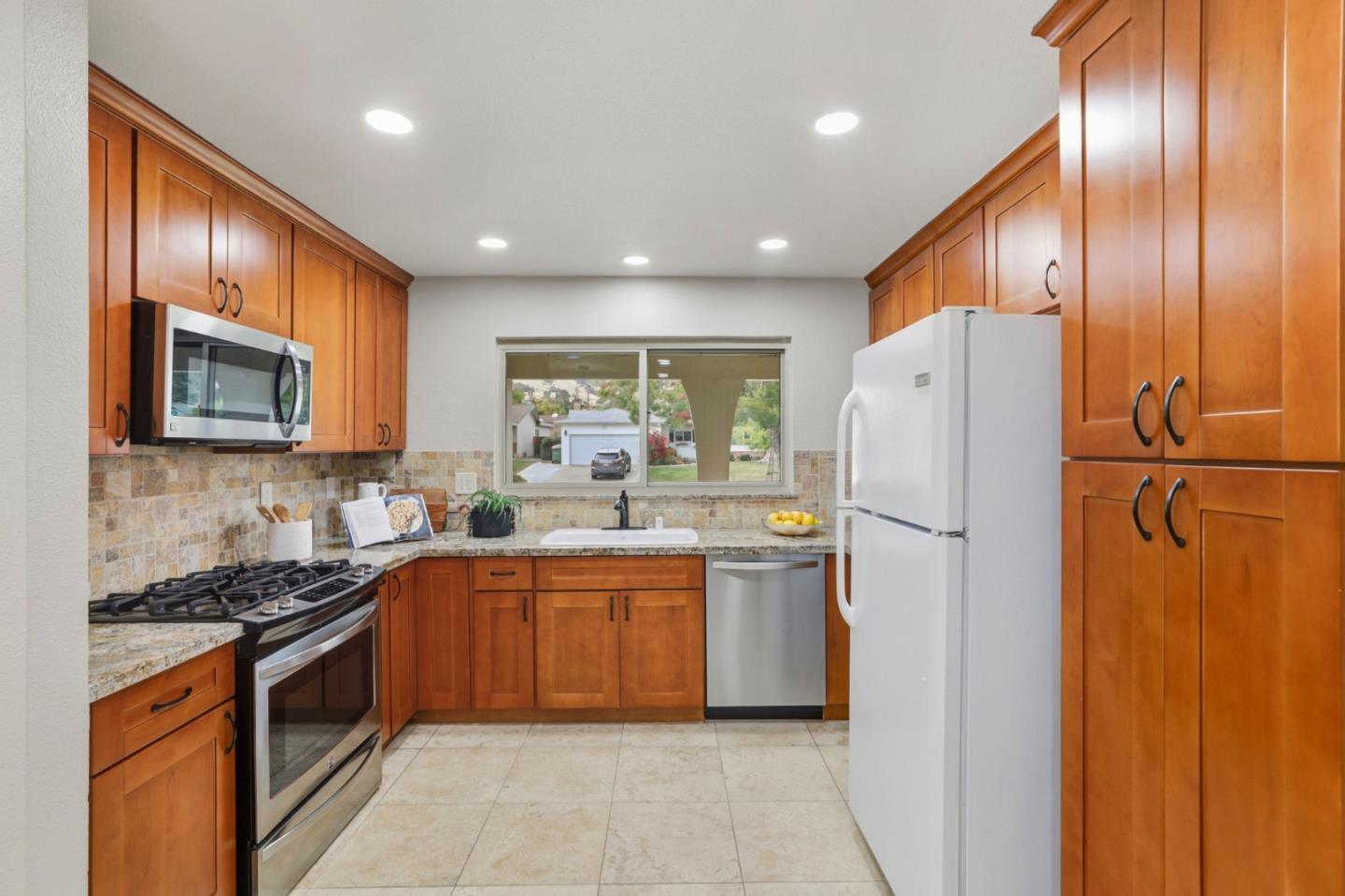 Detail Gallery Image 15 of 42 For 1103 Somerset Dr, San Jose,  CA 95132 - 4 Beds | 2 Baths