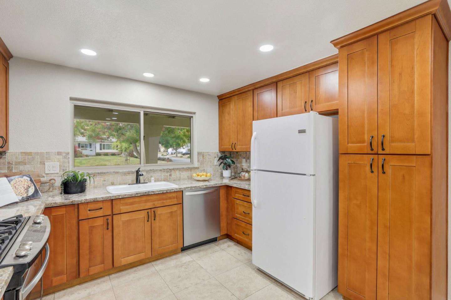 Detail Gallery Image 17 of 42 For 1103 Somerset Dr, San Jose,  CA 95132 - 4 Beds | 2 Baths