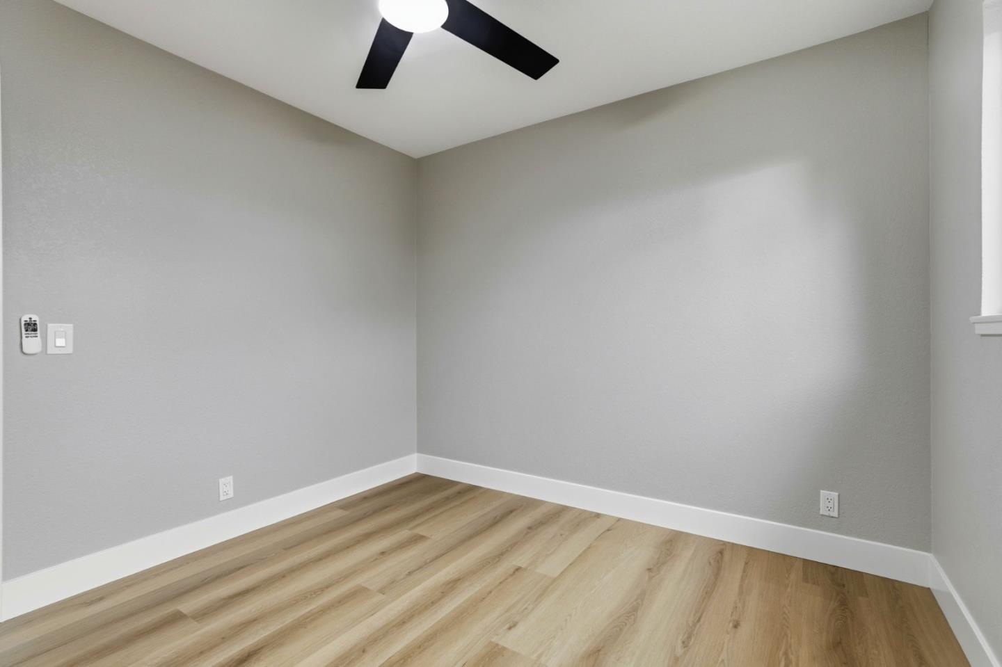 Detail Gallery Image 25 of 42 For 1103 Somerset Dr, San Jose,  CA 95132 - 4 Beds | 2 Baths