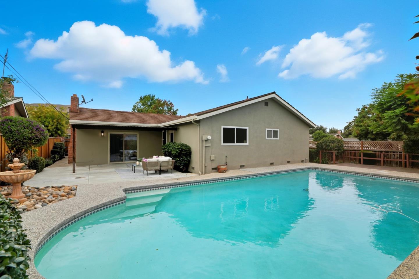 Detail Gallery Image 36 of 42 For 1103 Somerset Dr, San Jose,  CA 95132 - 4 Beds | 2 Baths