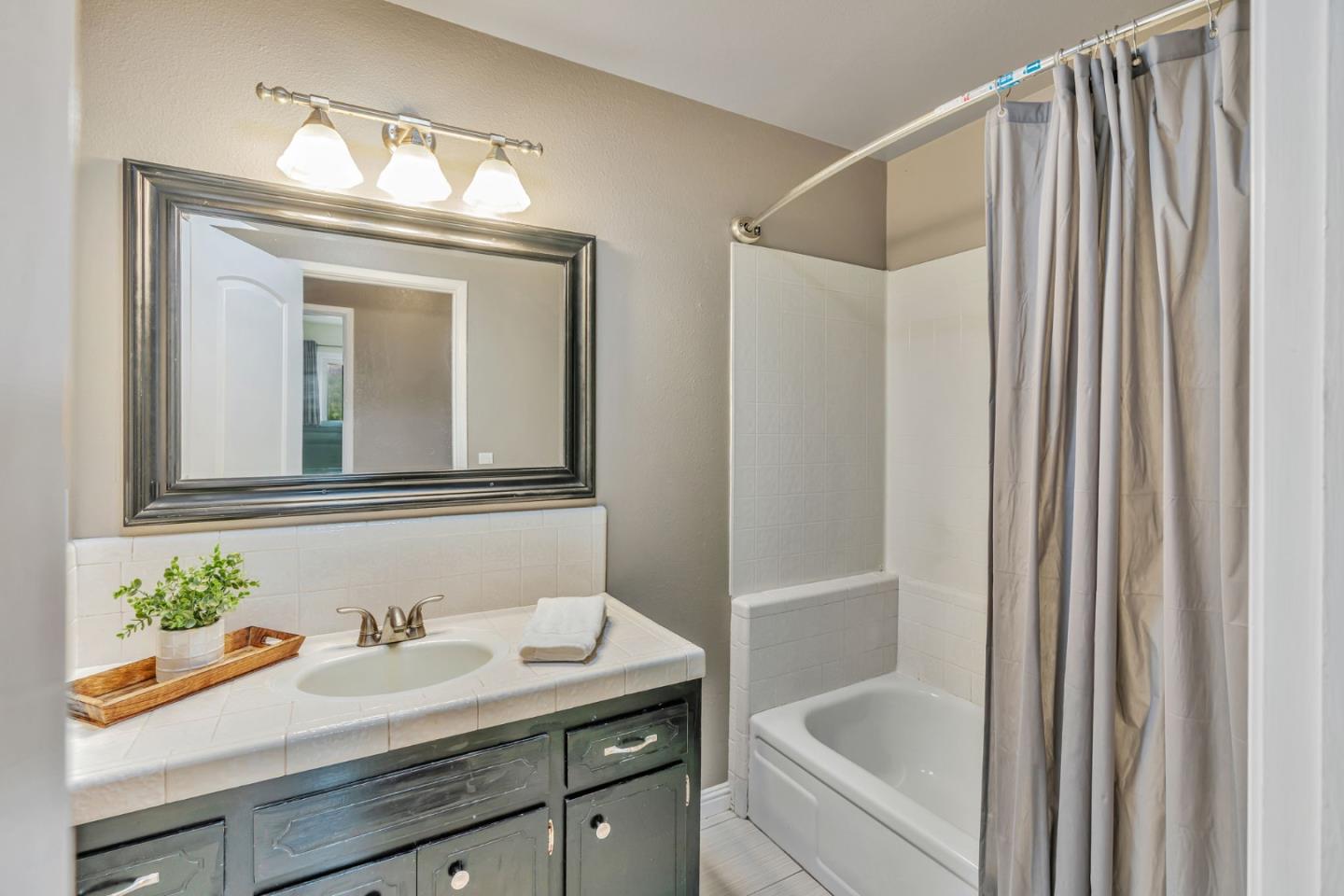 Detail Gallery Image 17 of 32 For 7561 Chester Dr, Salinas,  CA 93907 - 3 Beds | 2 Baths