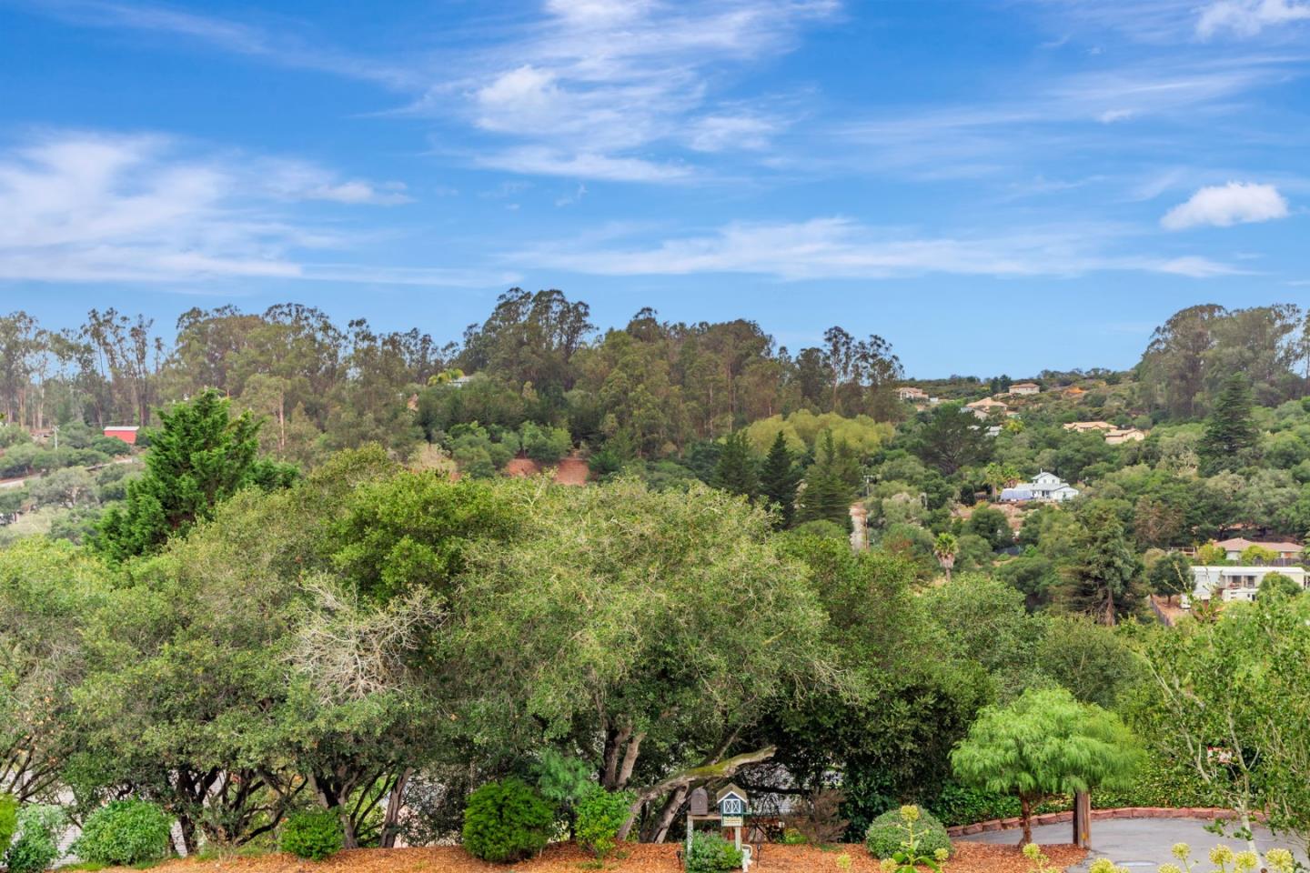 Detail Gallery Image 4 of 32 For 7561 Chester Dr, Salinas,  CA 93907 - 3 Beds | 2 Baths